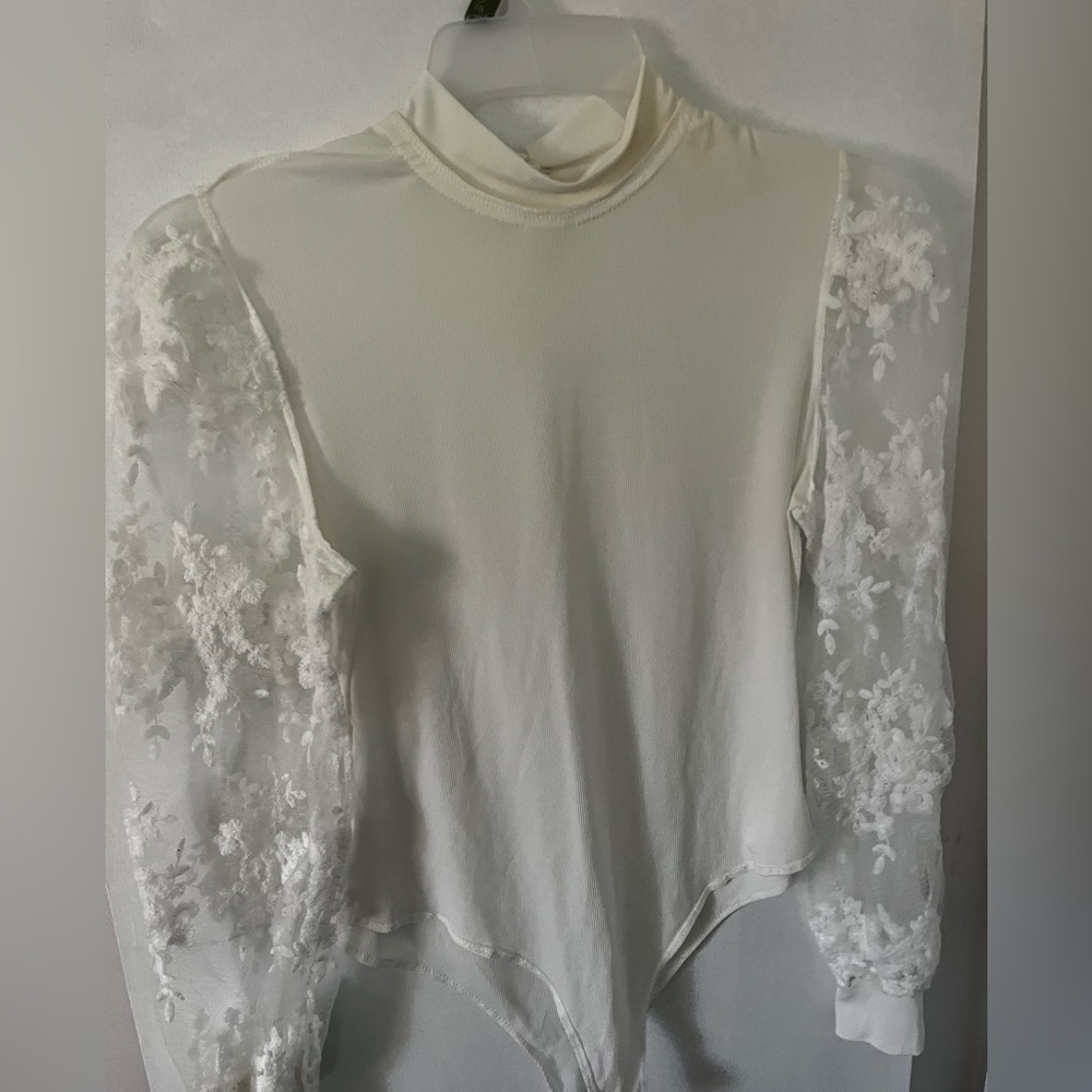 White floral Mesh sleeve bodysuit